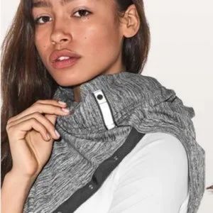 NWT Lululemon Vinyasa Scarf